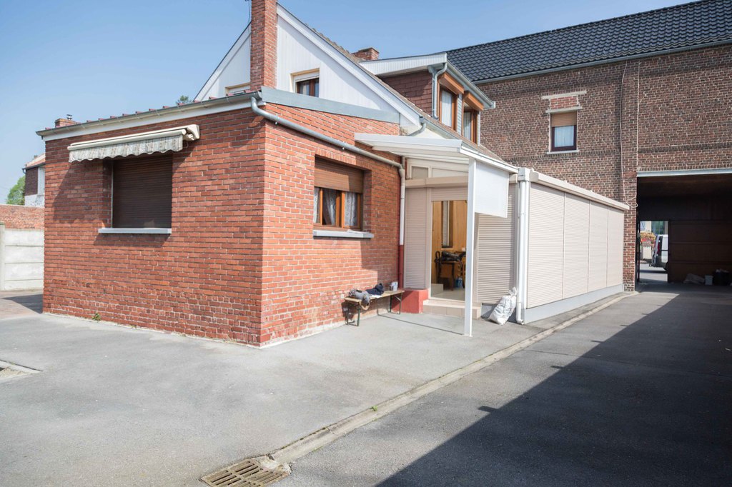Maison à rénover avec prairie 3000 m2