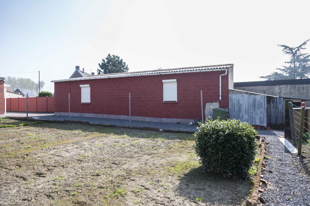 Maison à rénover avec prairie 3000 m2