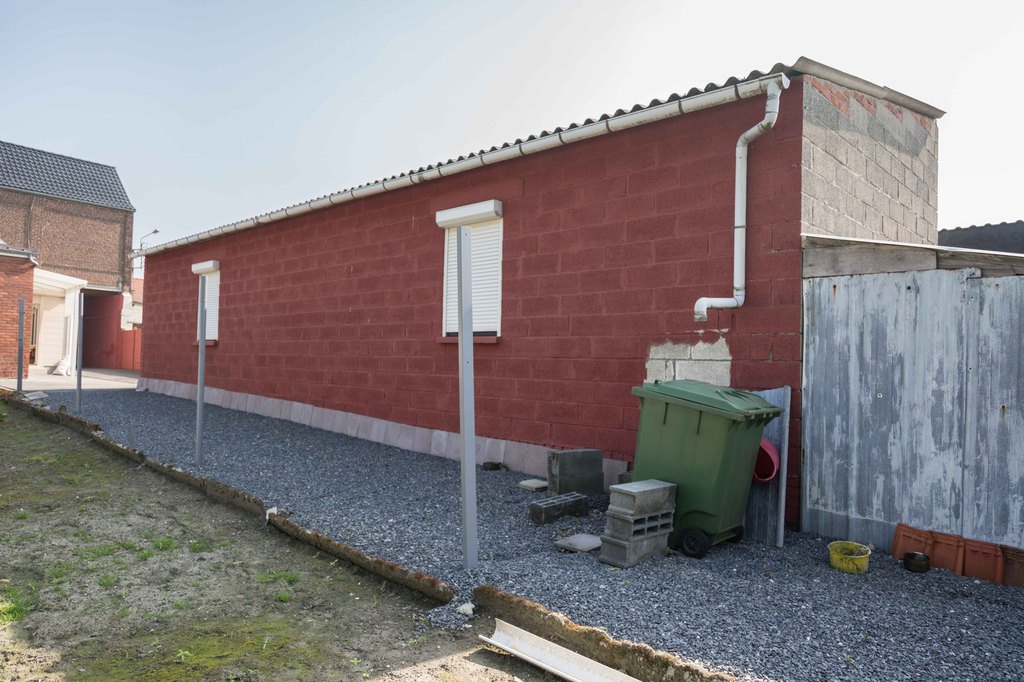 Maison à rénover avec prairie 3000 m2