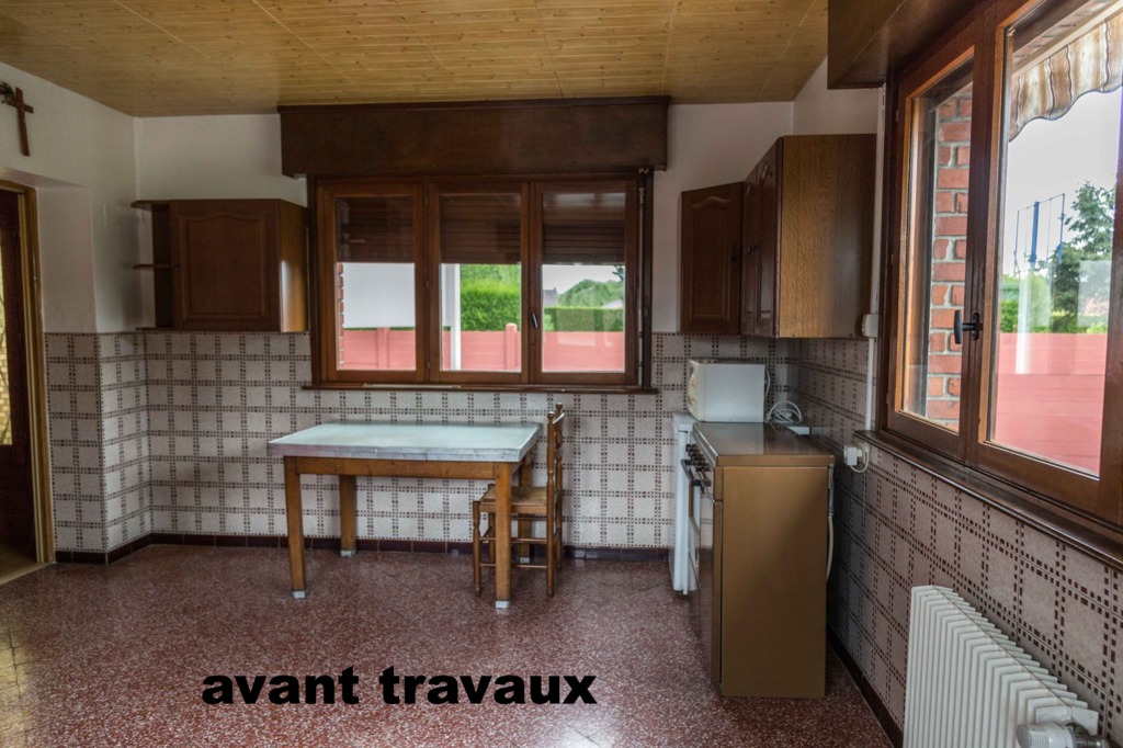 Maison à rénover avec prairie 3000 m2