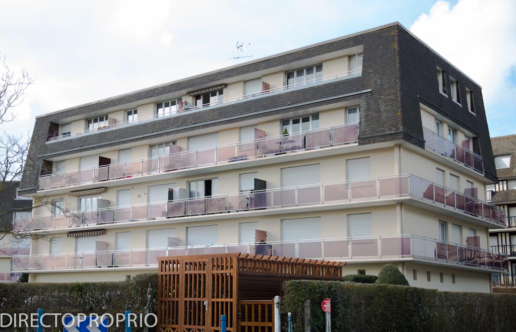 Appartement T2 32m2-cave-local à vélo- balcon plein sud