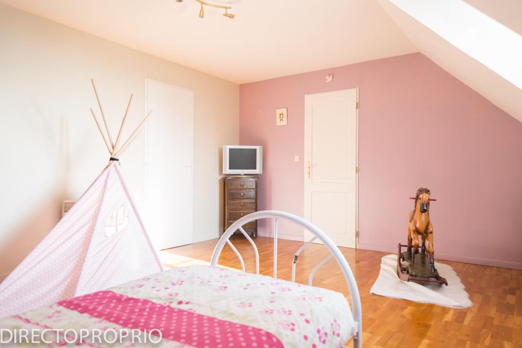 Maison Individuelle de standing avec boxes pour chevaux et prairie