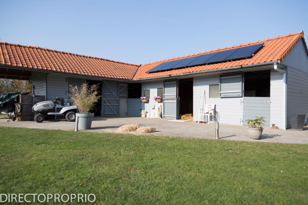 Maison Individuelle de standing avec boxes pour chevaux et prairie