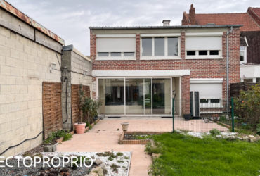 MAISON SEMI- INDIVIDUELLE JARDIN ET GARAGE